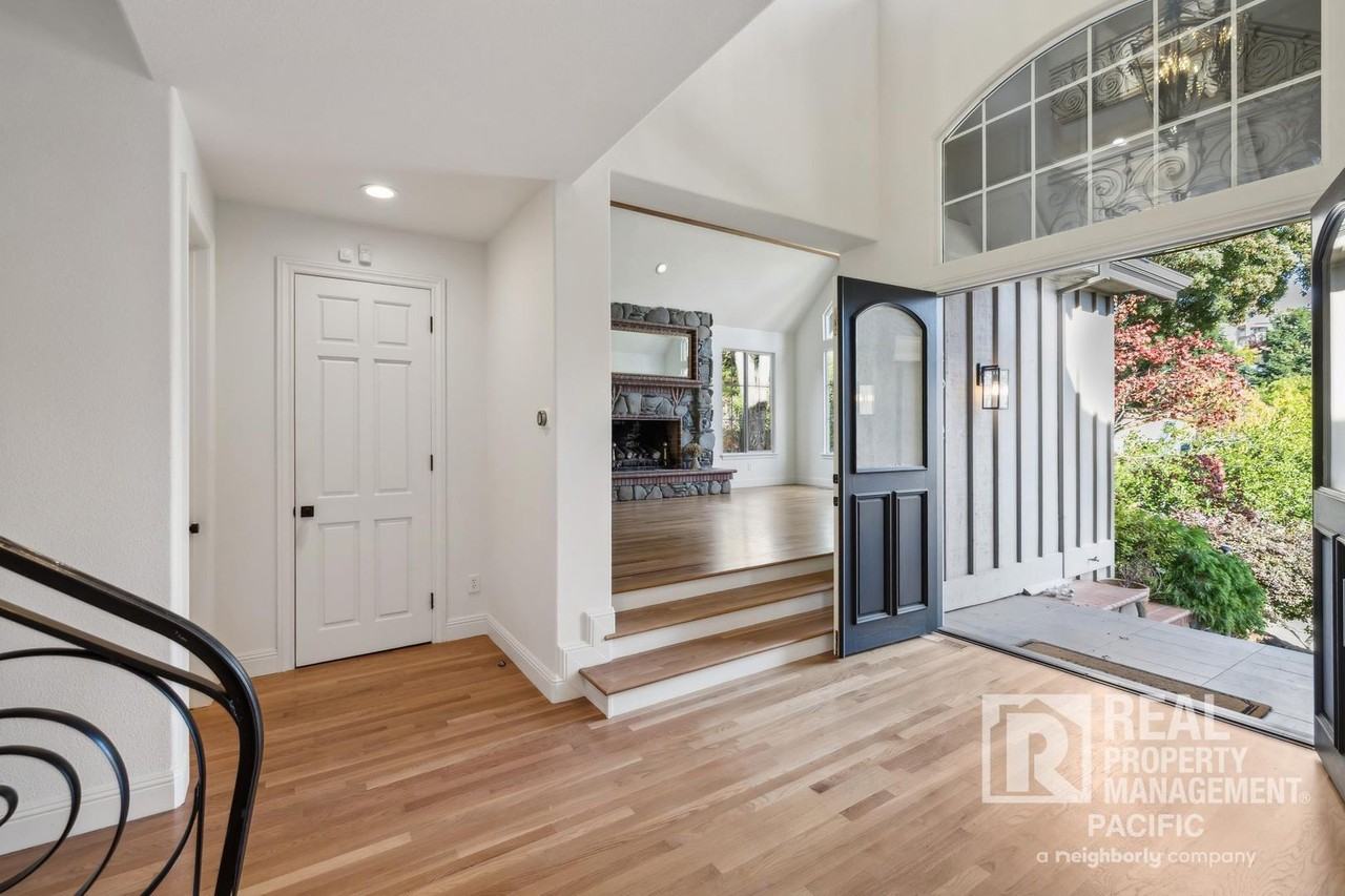 5615 Glenbrook Dr - Photo 3 of 50