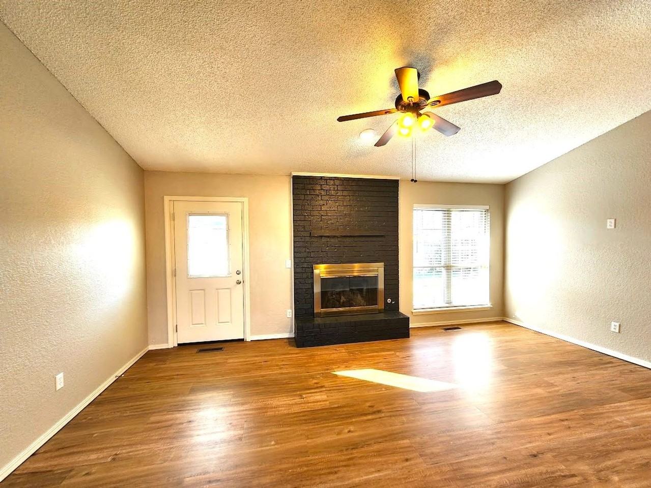 1709 Cimarron Trl - Photo 2 of 48