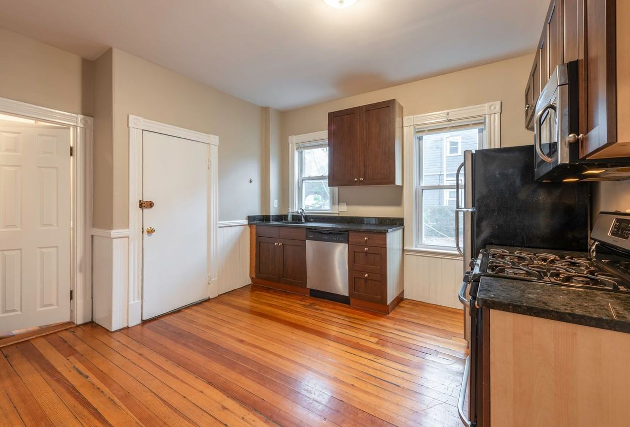 68 Richdale Ave - Photo 3 of 32