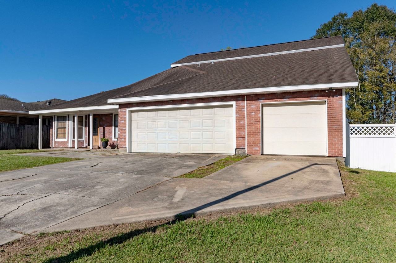 102 Confederate Ave - Photo 3 of 31