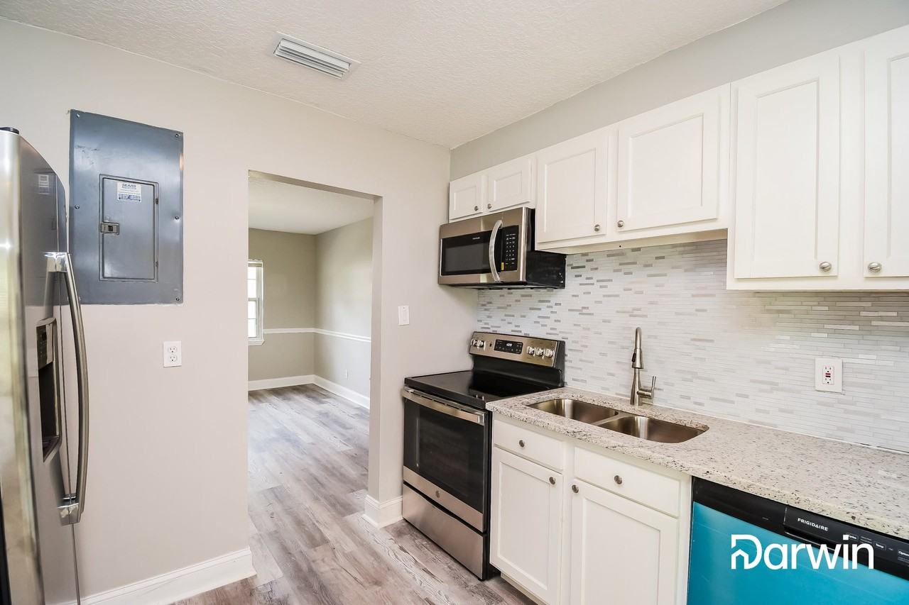 1614 Keats Rd - Photo 2 of 15