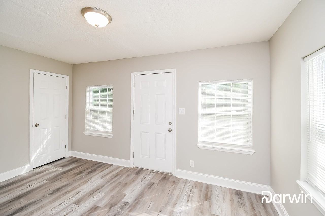 1614 Keats Rd - Photo 3 of 15