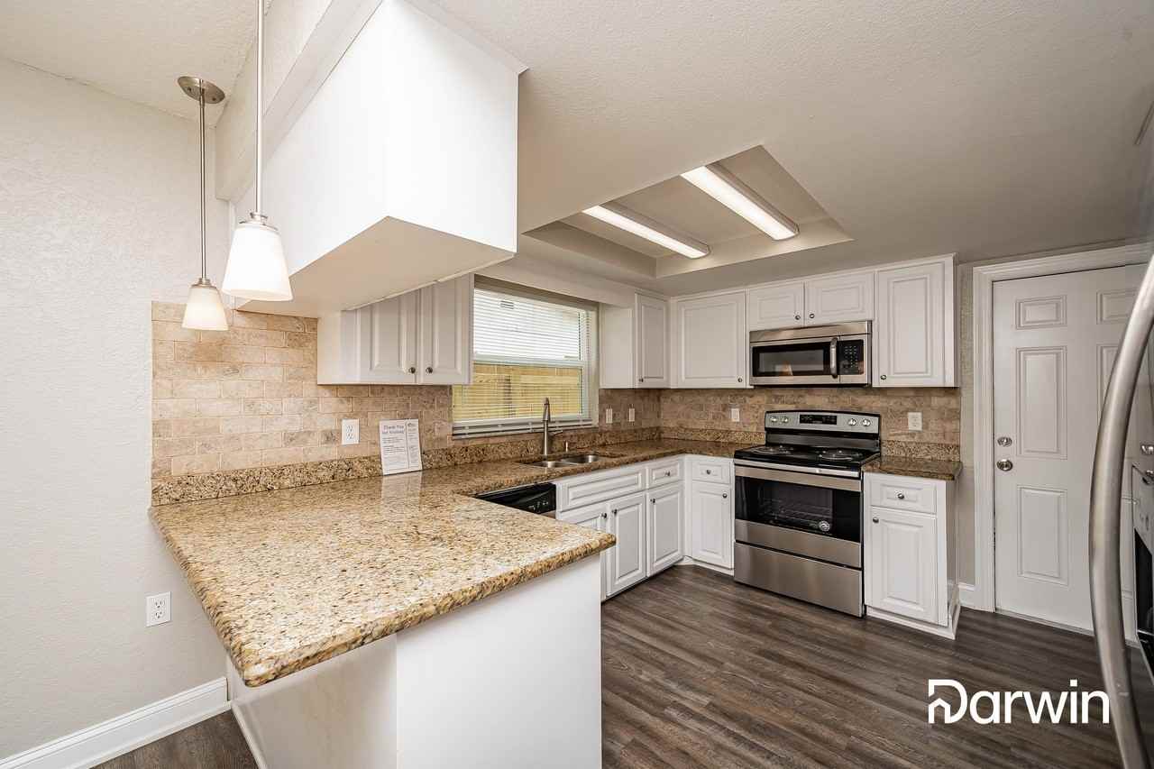 9250 Barrington Ln - Photo 2 of 15