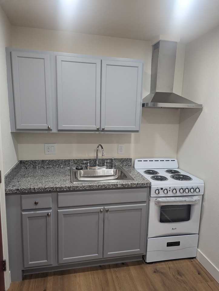 271 Price Street - Photo 3 of 5