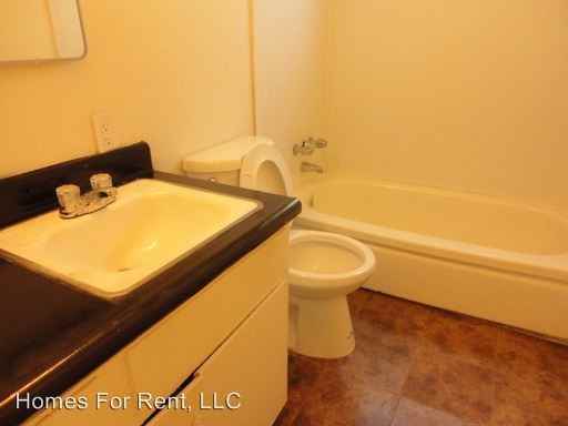 1130 W. Bush St. - Photo 3 of 6