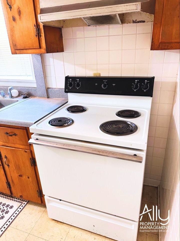 1312 River Road Unit B - Photo 3 of 13