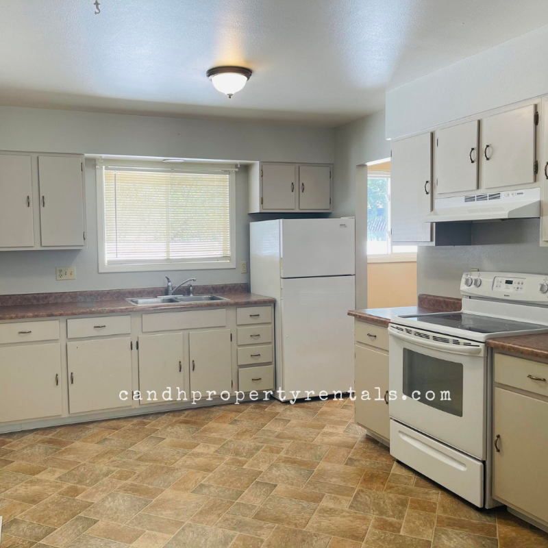 2314 Canyon Drive - Photo 3 of 7