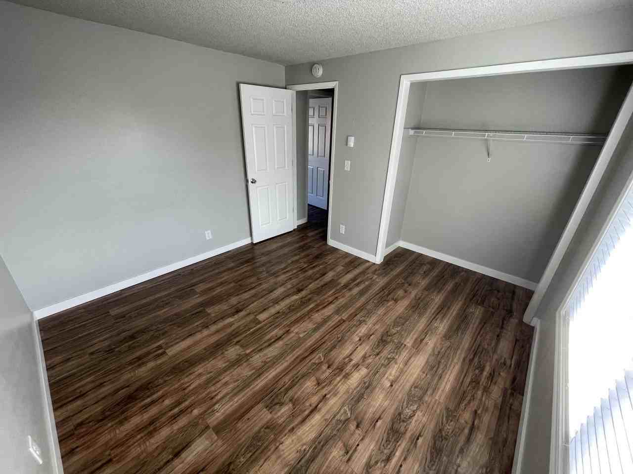 491 Barbur - Photo 3 of 8