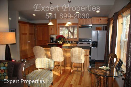 1025 B South 3rd Street - Photo 2 of 58