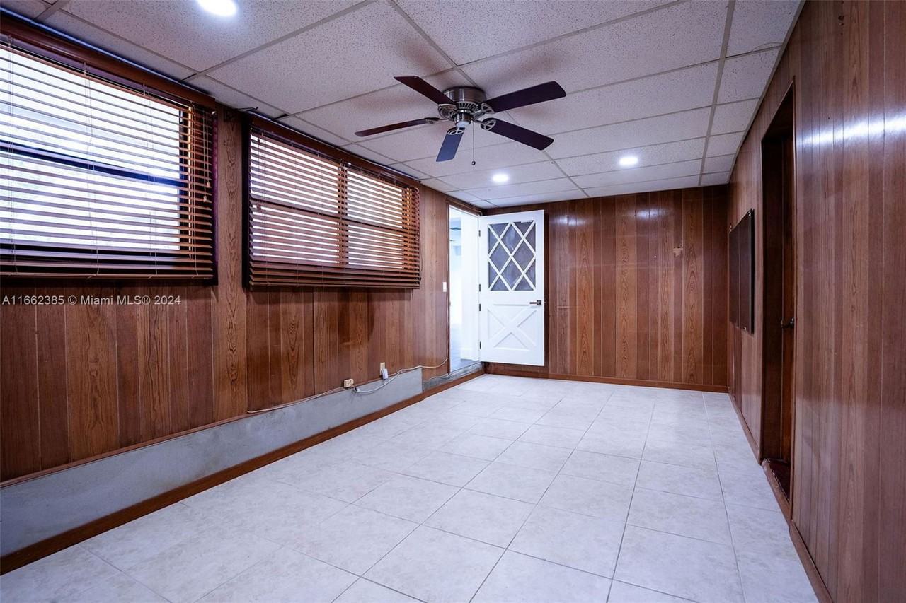 372 W Dayton Cir - Photo 3 of 7