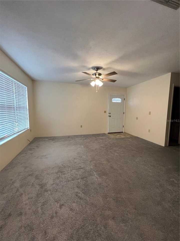 2626 Sw 31st Pl #B - Photo 4 of 8