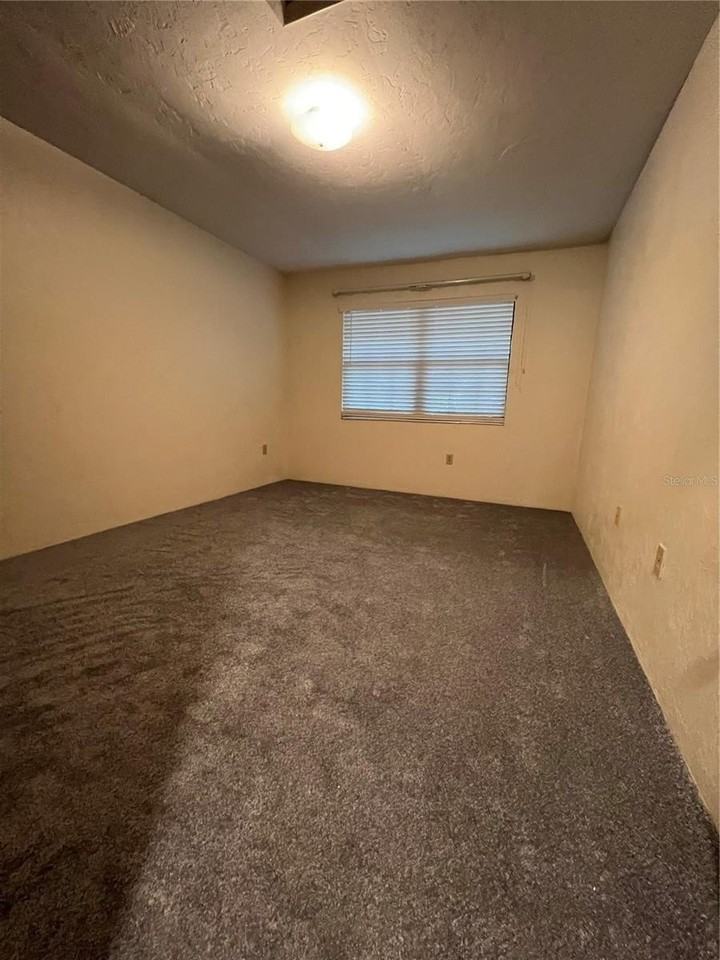 2626 Sw 31st Pl #B - Photo 5 of 8