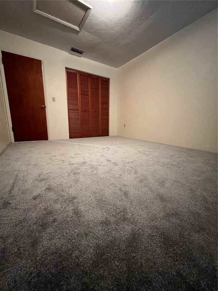 2626 Sw 31st Pl #B - Photo 6 of 8