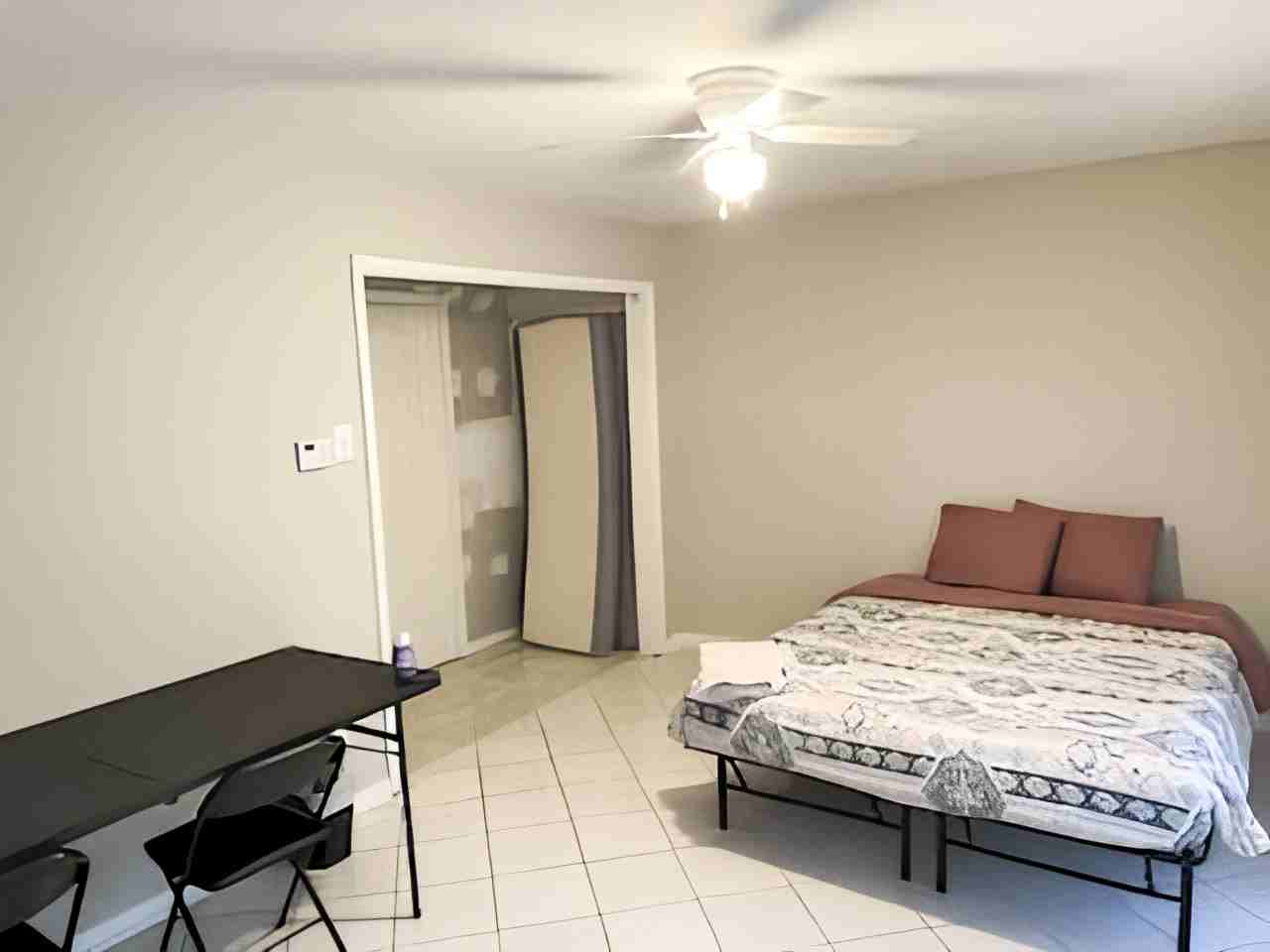 Jason St - Photo 4 of 7