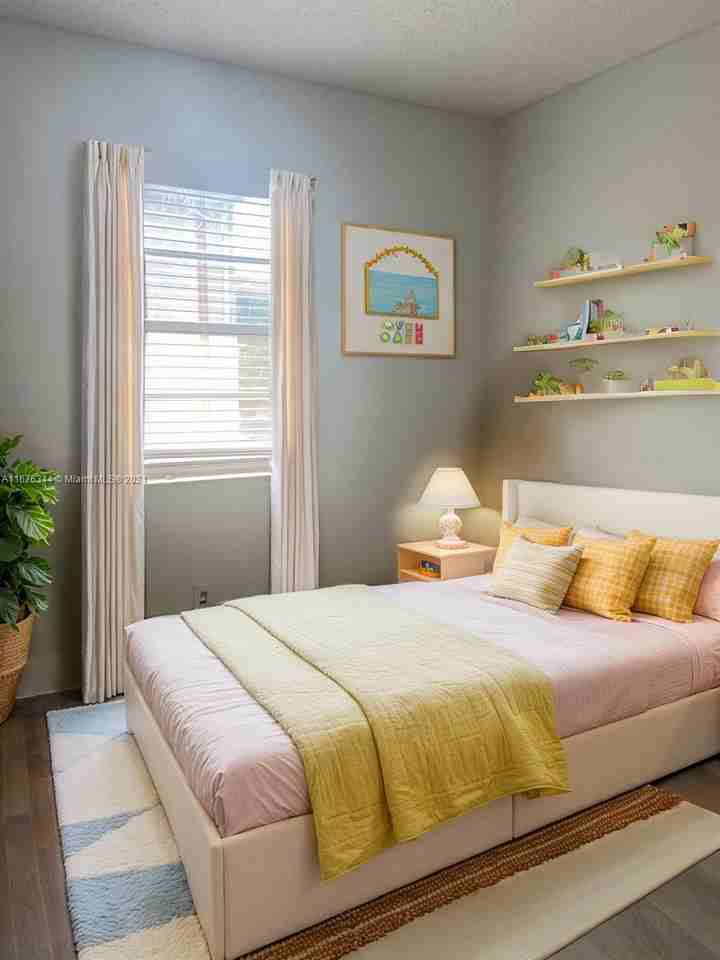 3231 Nw 103rd Ter - Photo 3 of 8