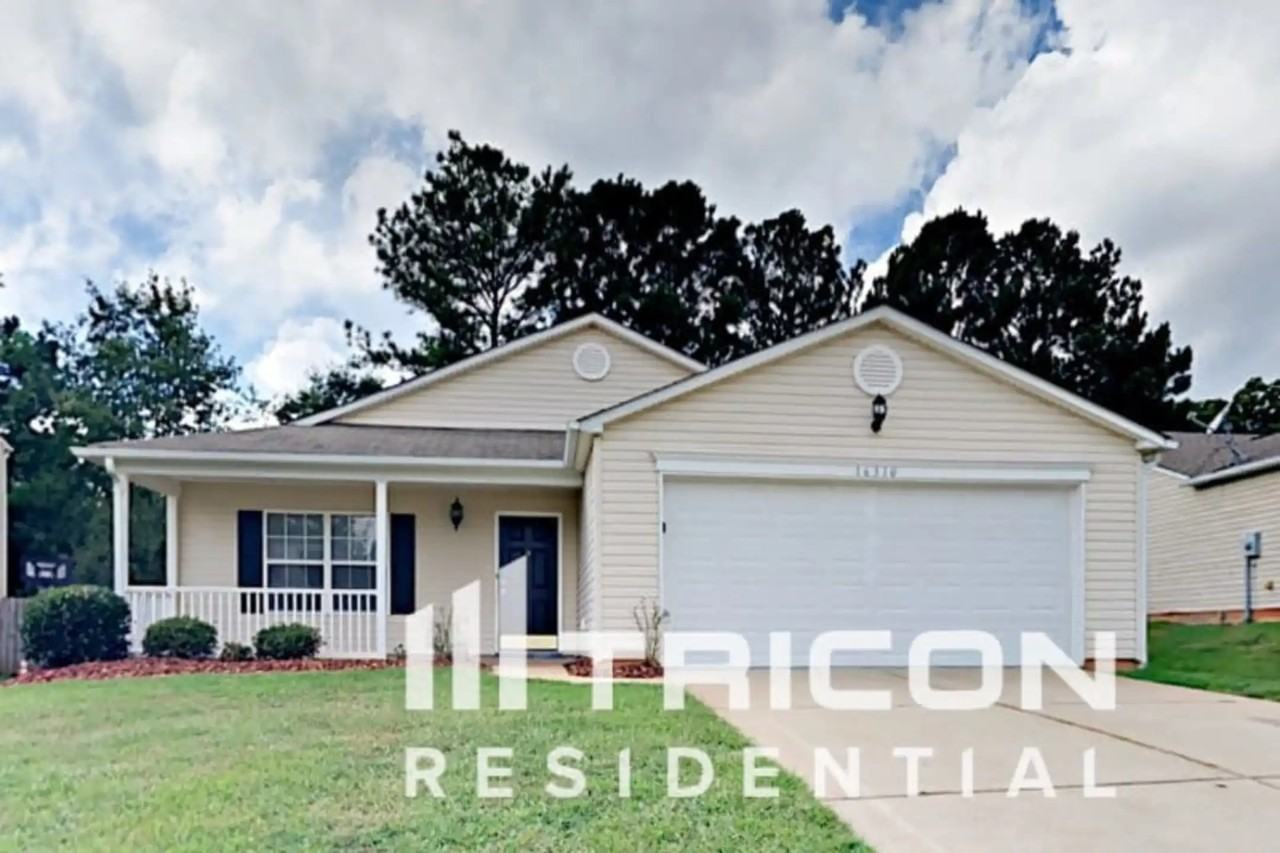 16310 Circlegreen Drive Charlotte NC - Photo 2 of 19