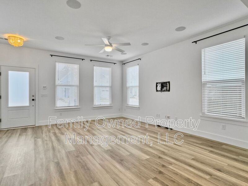 211 Winding Branch Dr - Photo 3 of 34