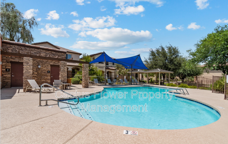 9249 W Meadow Dr - Photo 3 of 39