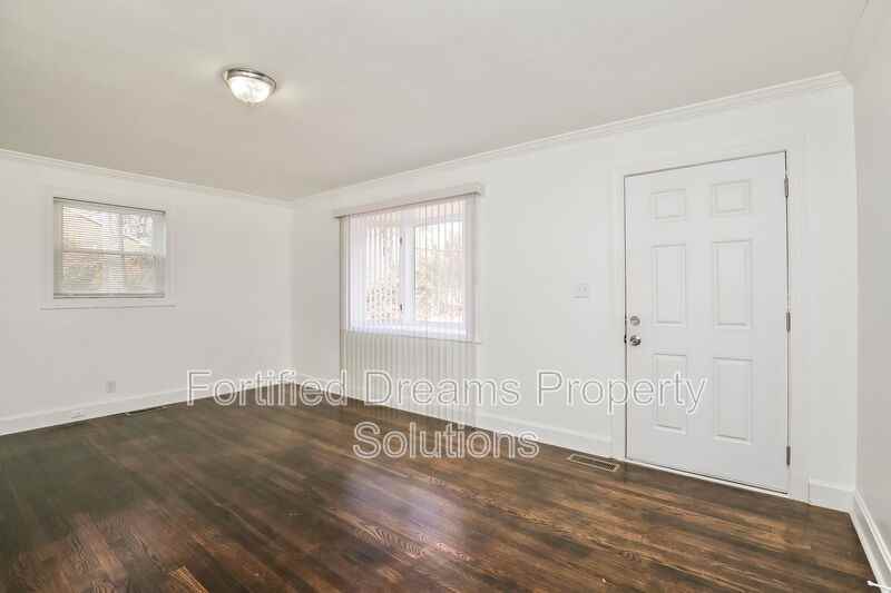1001 W Mountain St - Photo 3 of 15