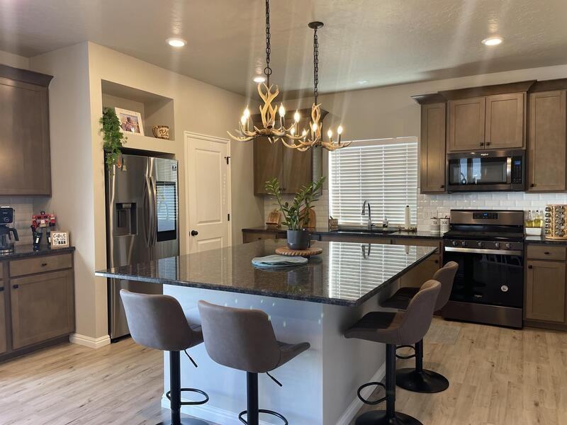 197 E Brushy Canyon St - Photo 2 of 9