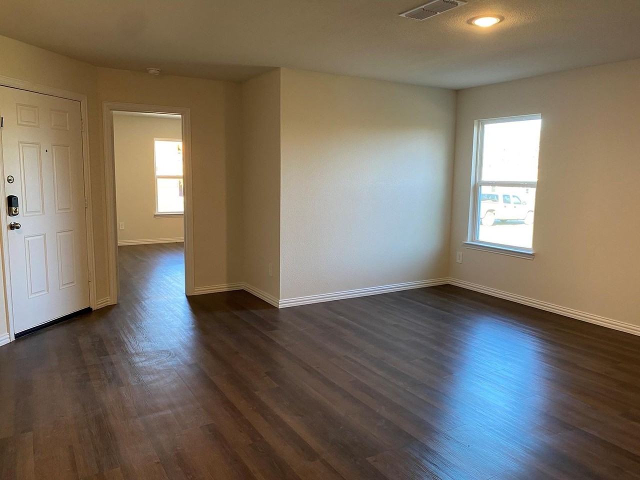 2203 Henry St #A - Photo 6 of 17