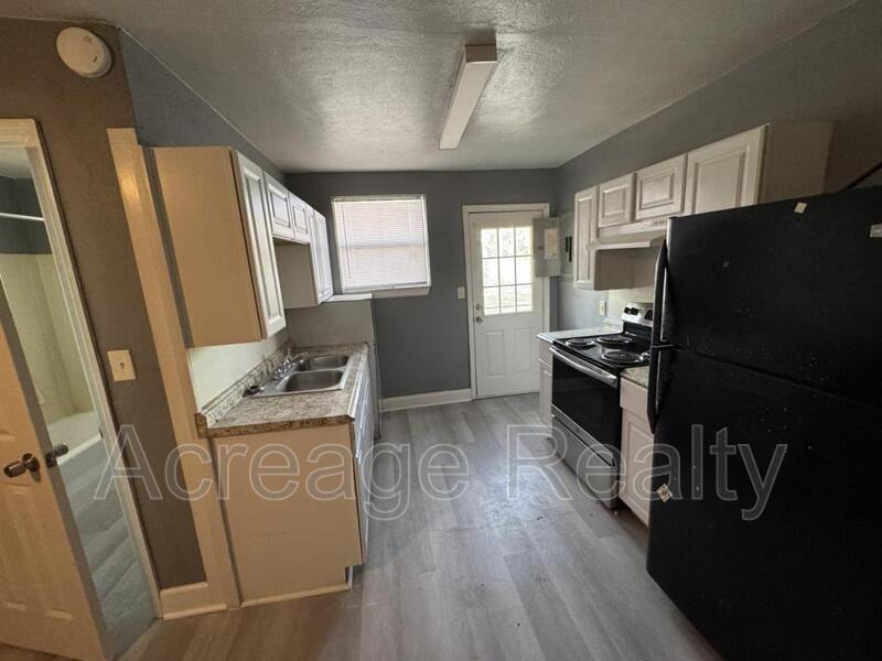 4114 Moncrief Rd - Photo 2 of 17