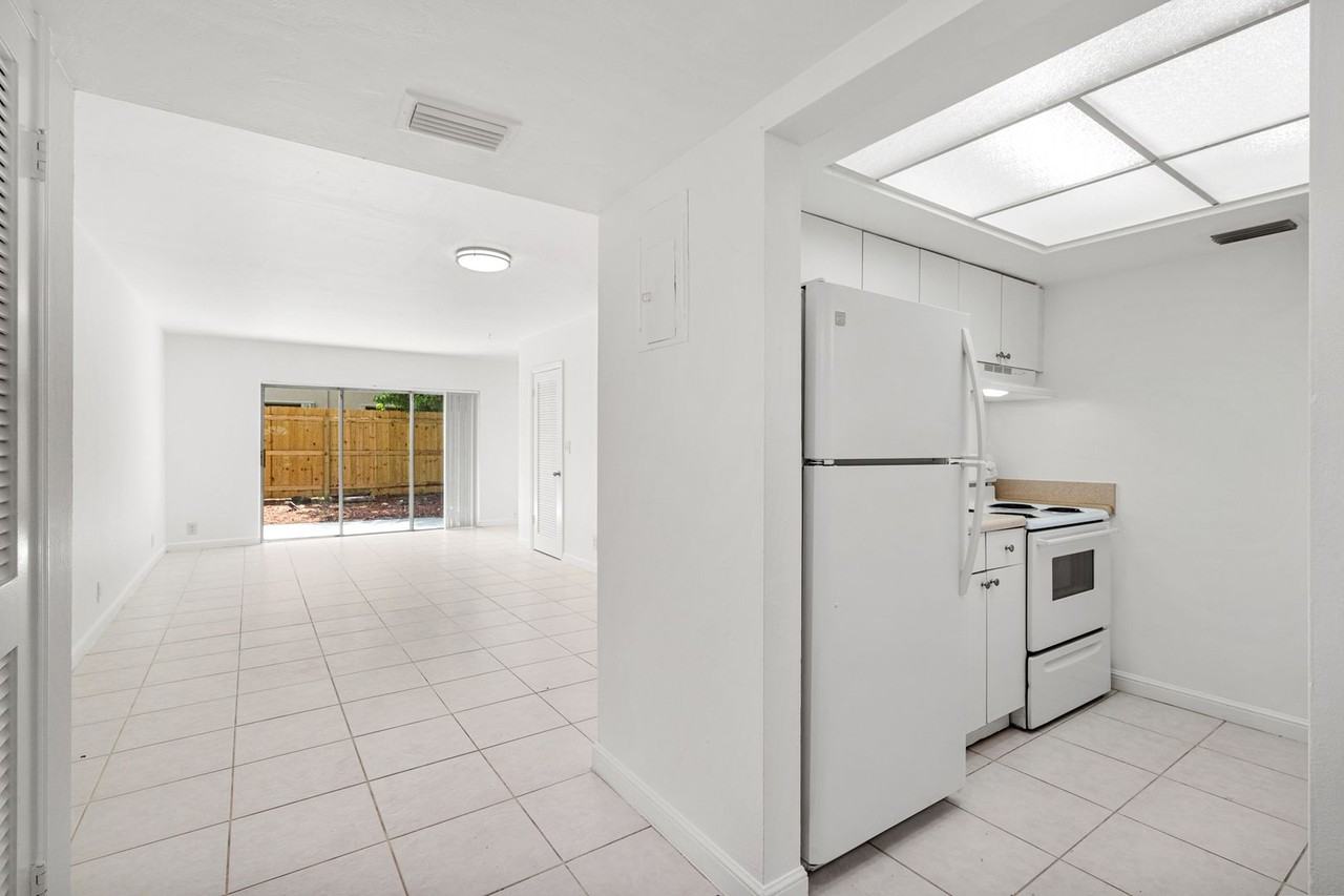 Vista Townhomes - Photo 3 of 24