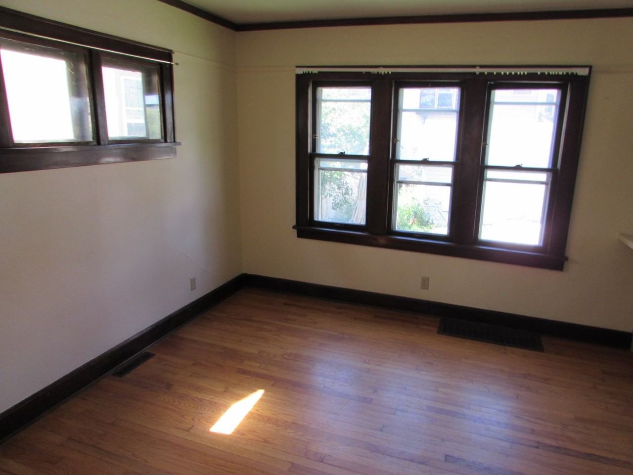 702 W Brittingham Pl - Photo 5 of 16