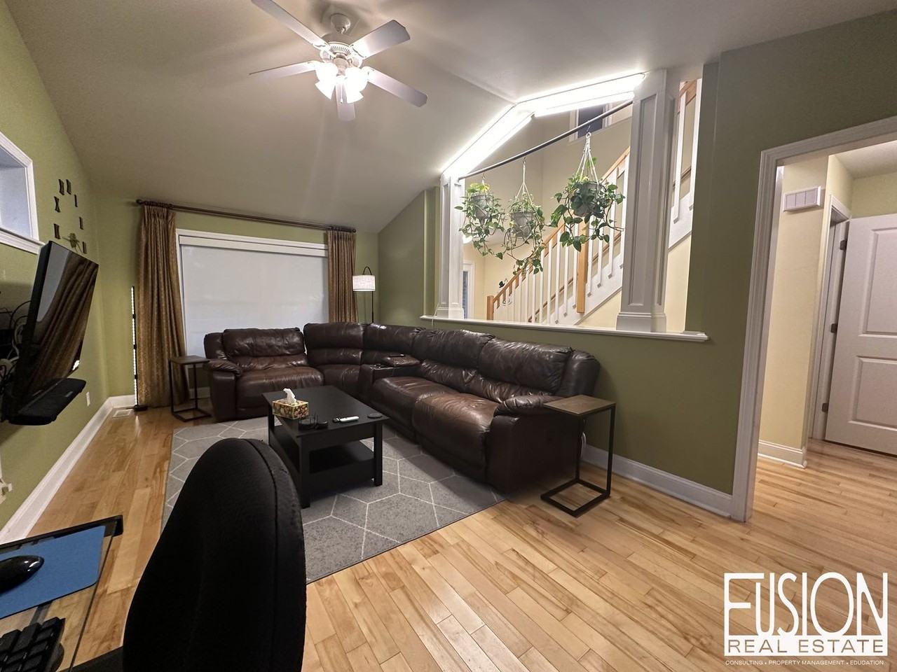 16 Southview Dr - Photo 2 of 49