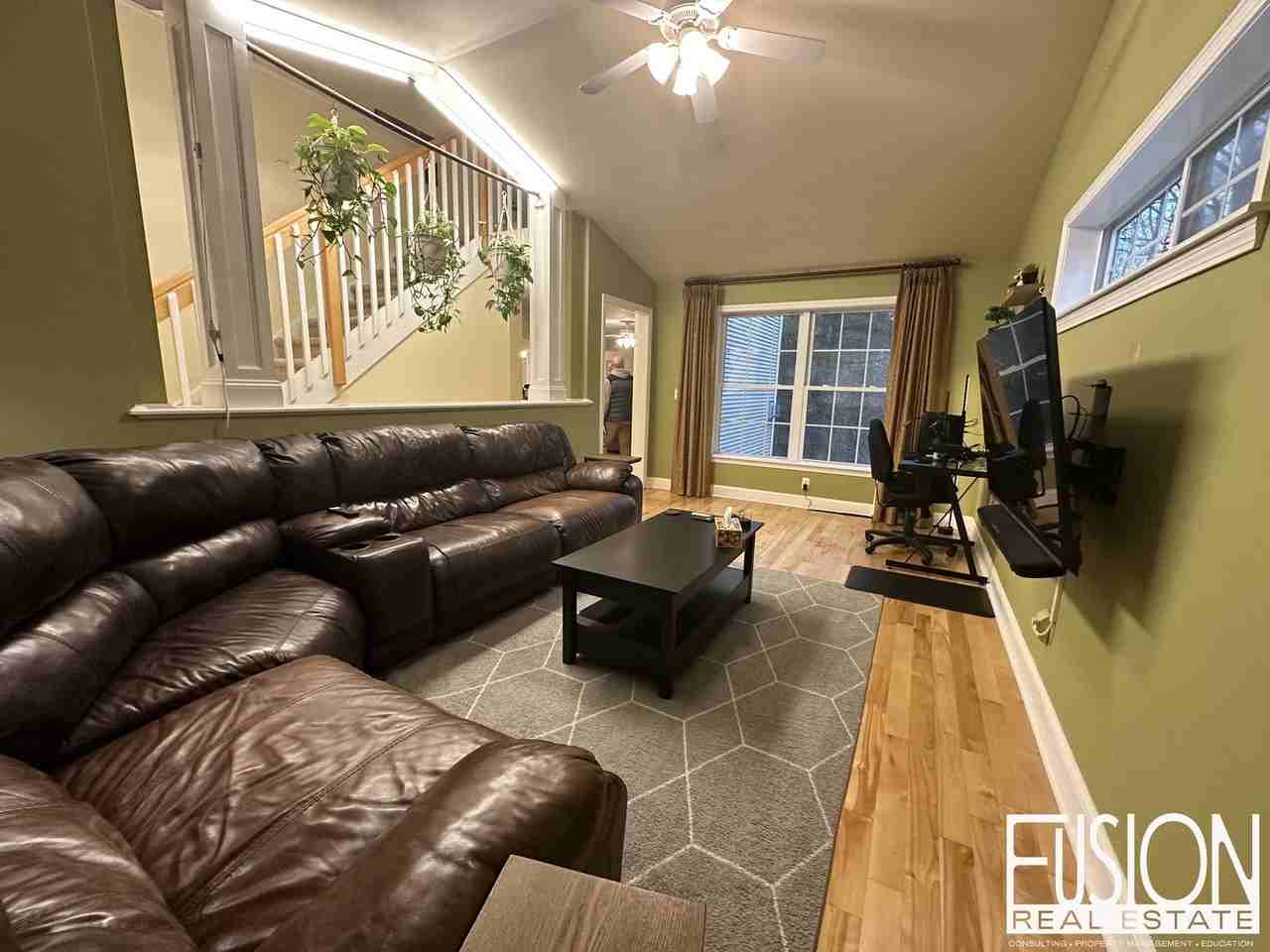 16 Southview Dr - Photo 3 of 49
