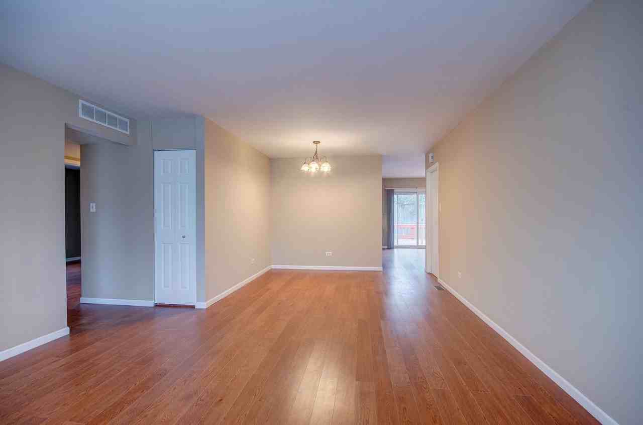 3351 Stonehurst Ct - Photo 3 of 22