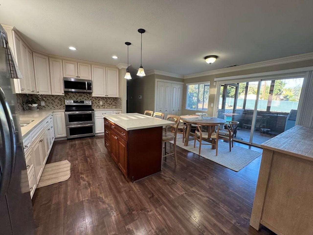 1345 Sunny Acres Ave - Photo 2 of 18