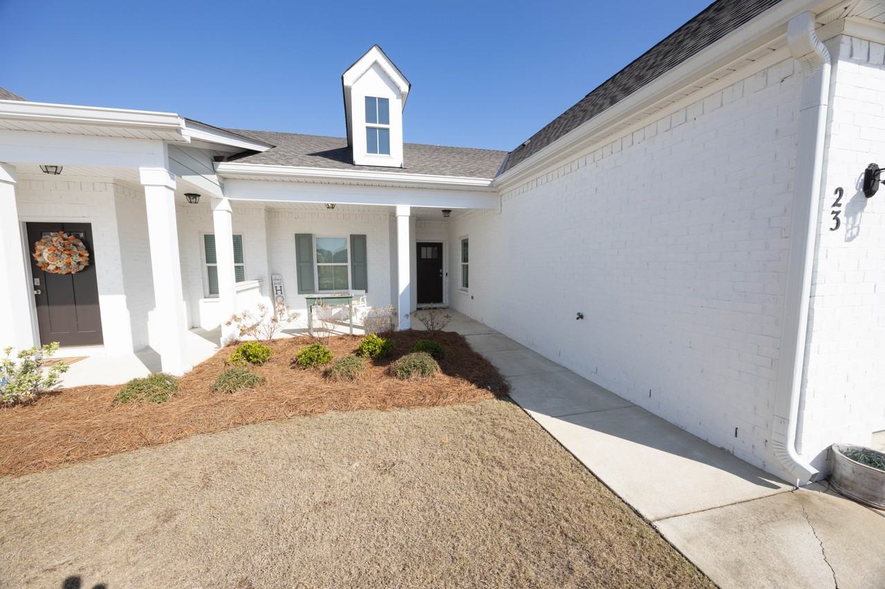 232 Royal Oaks Dr - Photo 2 of 22