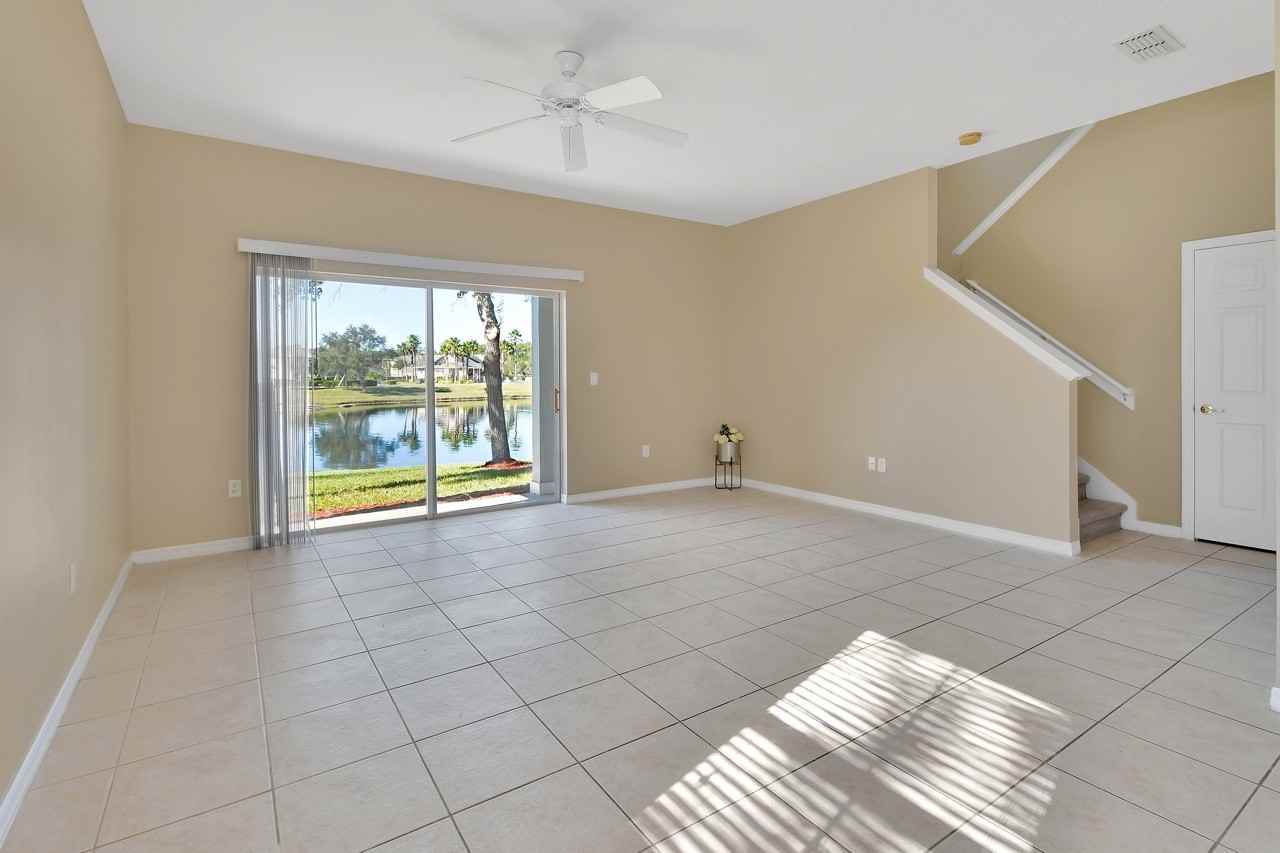 201 Aston Grande Dr - Photo 3 of 23