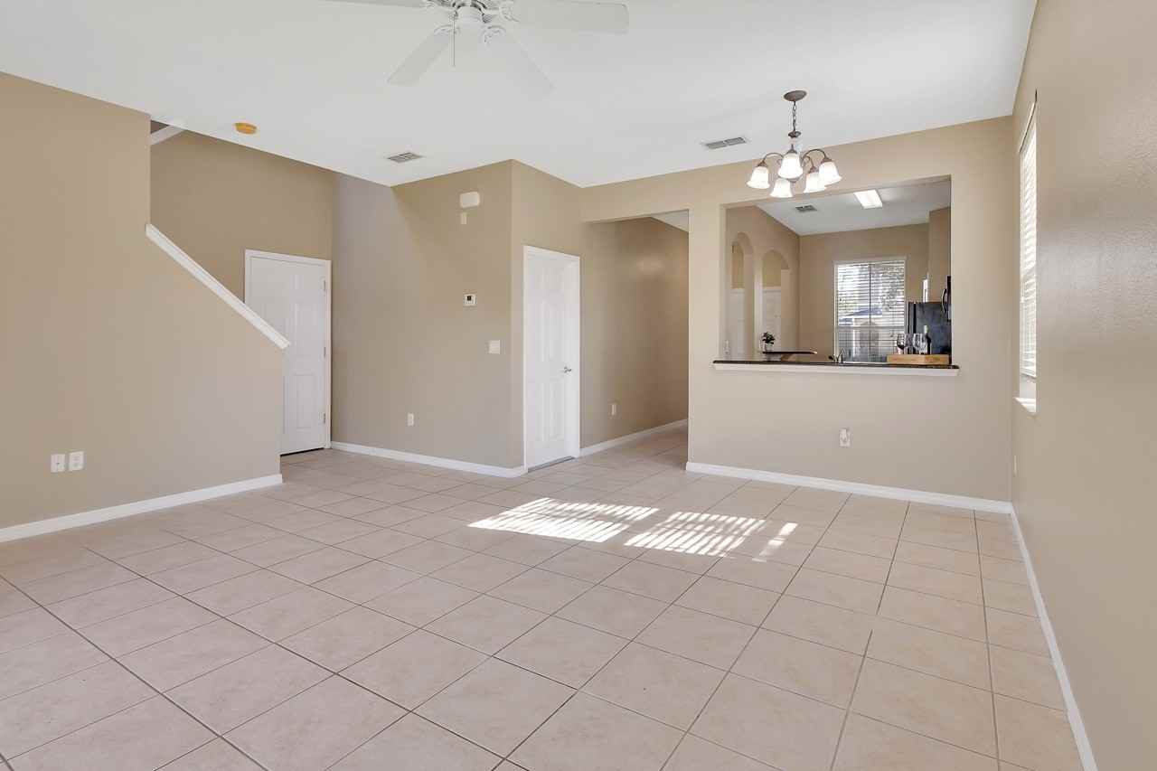 201 Aston Grande Dr - Photo 4 of 23