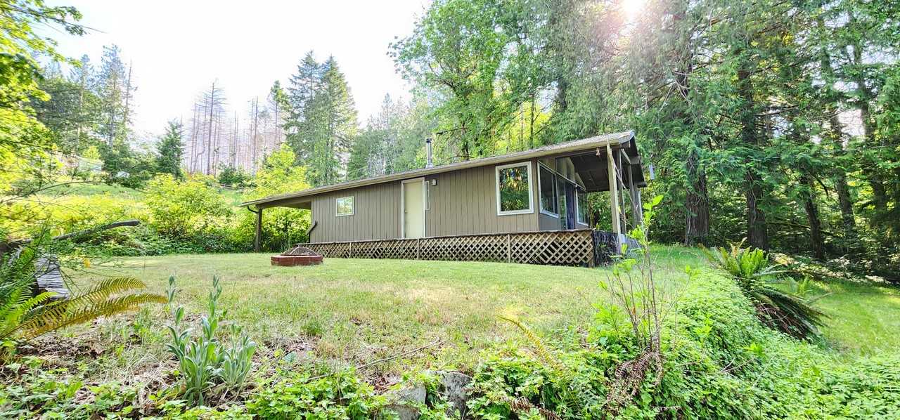 331 E 4th St - Photo 2 of 12