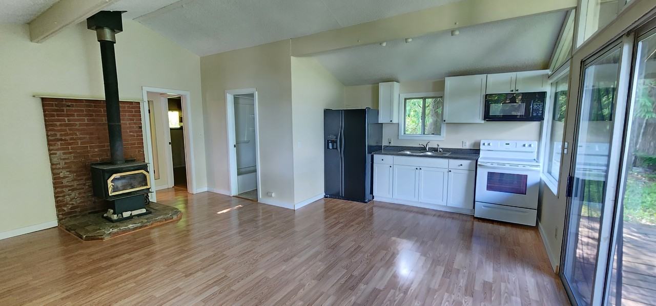 331 E 4th St - Photo 7 of 12