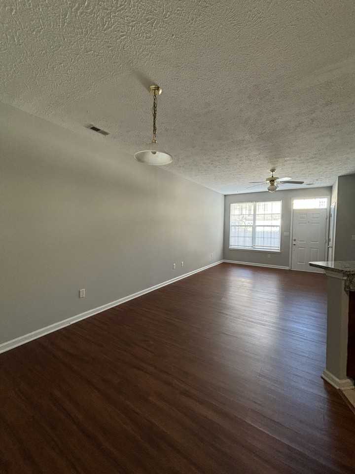 2218 Colfax Ln - Photo 2 of 18