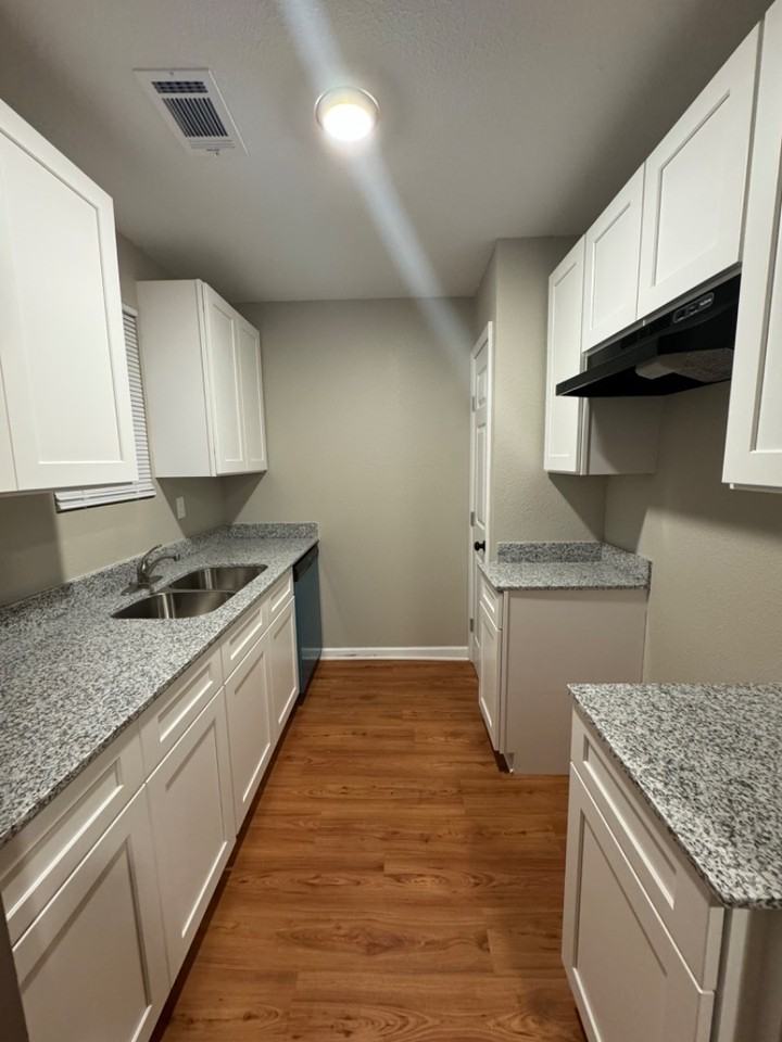 104 Park Row - Photo 7 of 9