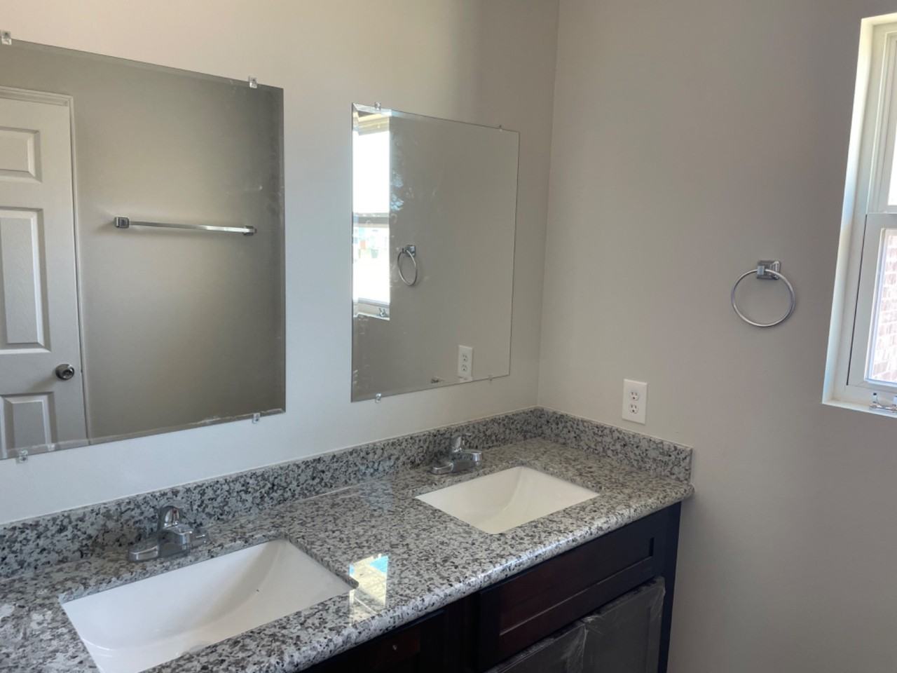 737 North Nicholson - Photo 6 of 10