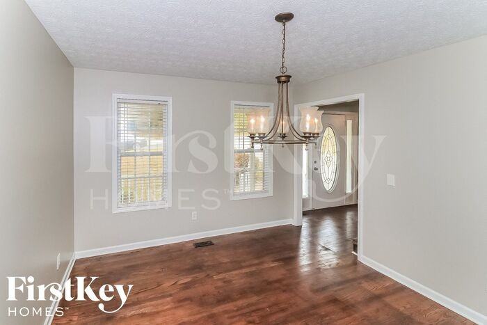 1047 Whispering Woods Dr - Photo 3 of 15