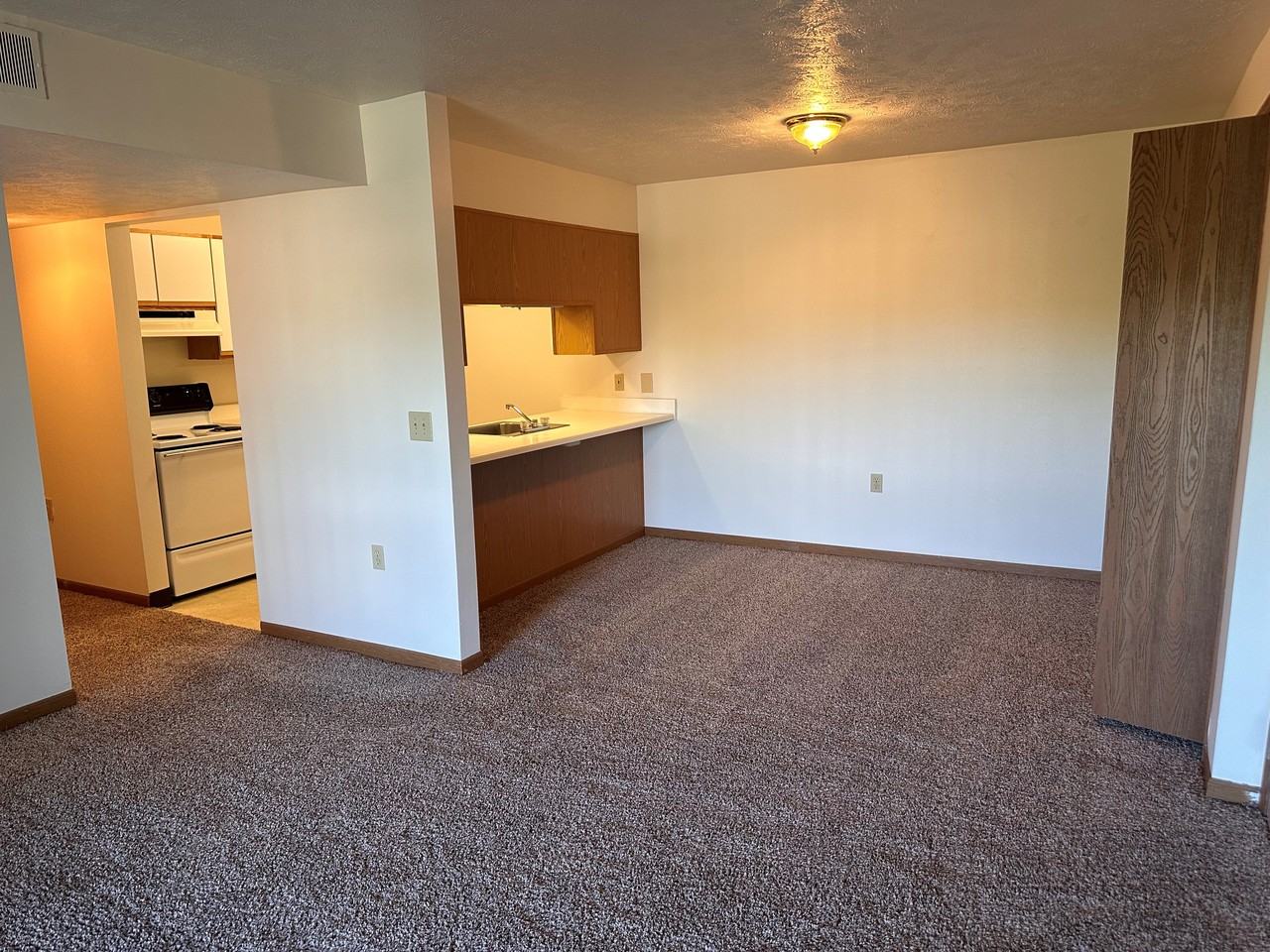 1506 Yorkshire Drive #1506-18 - Photo 2 of 4