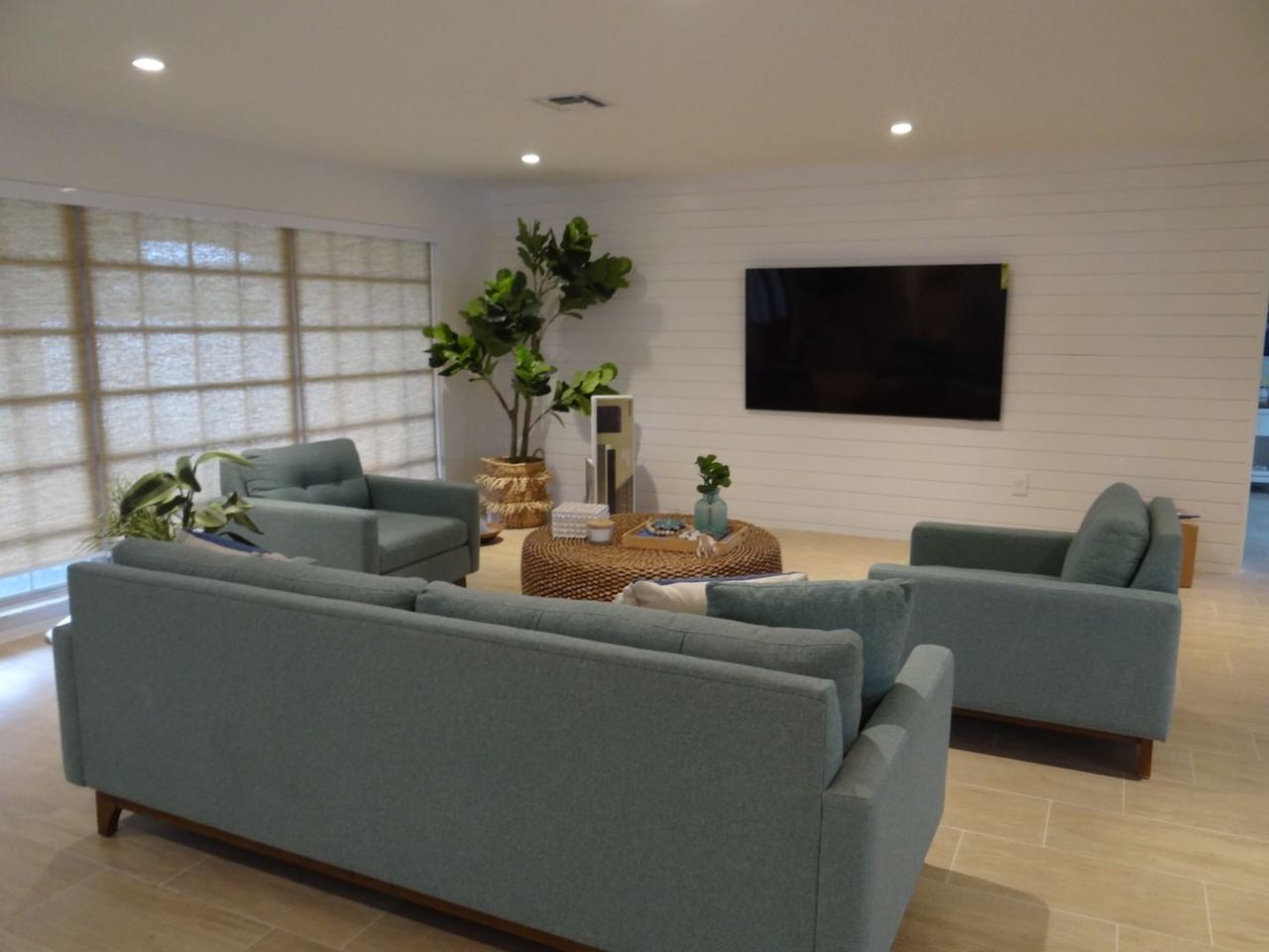 470 Bal Harbor Blvd - Photo 3 of 24