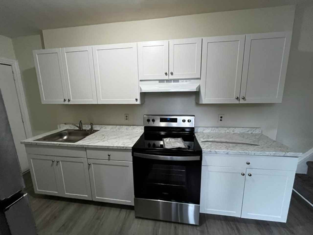 1039 Cotton St - Photo 2 of 12