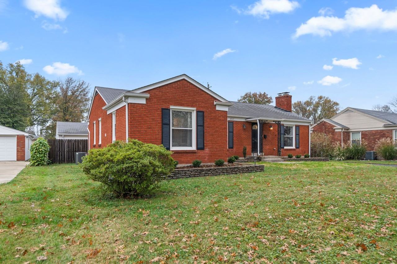 4317 Kinloch Rd - Photo 2 of 43