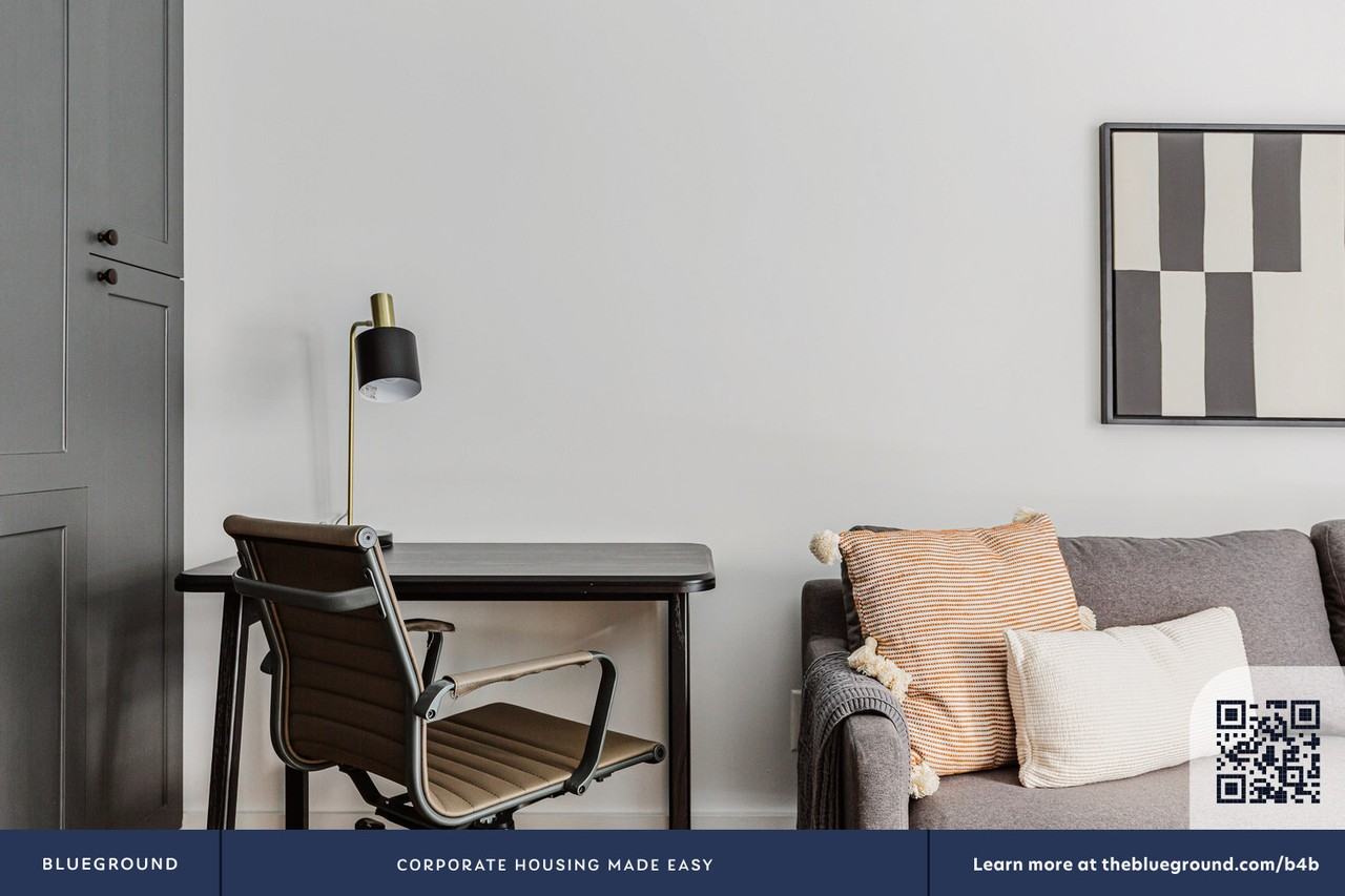 51 Irving Pl #1692 - Photo 6 of 18