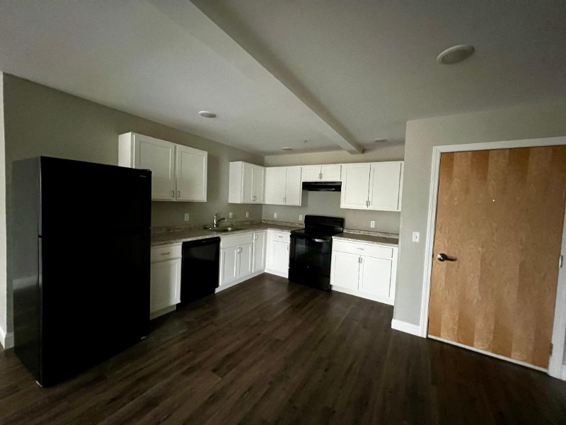 197 Pearl St - Photo 6 of 11