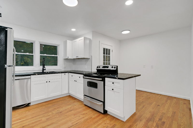 1382 Childress Dr Sw - Photo 3 of 13