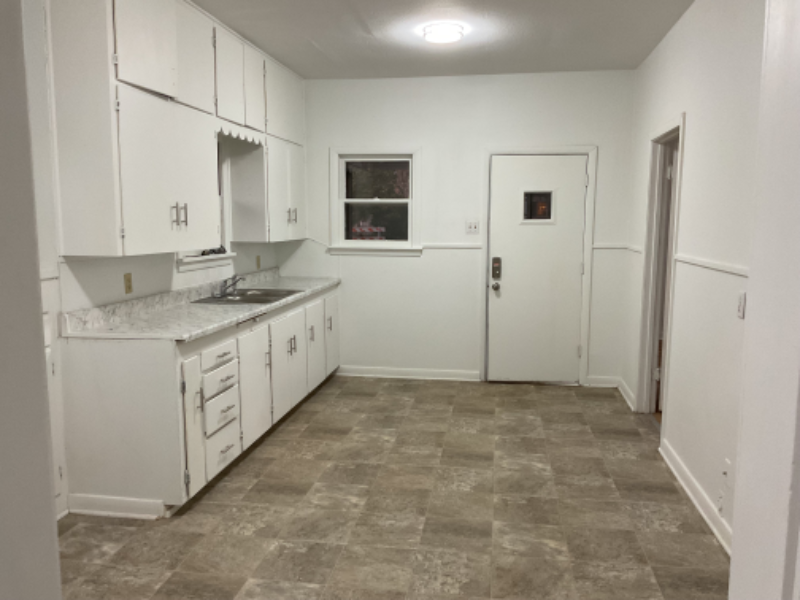 608 Silas St - Photo 4 of 10