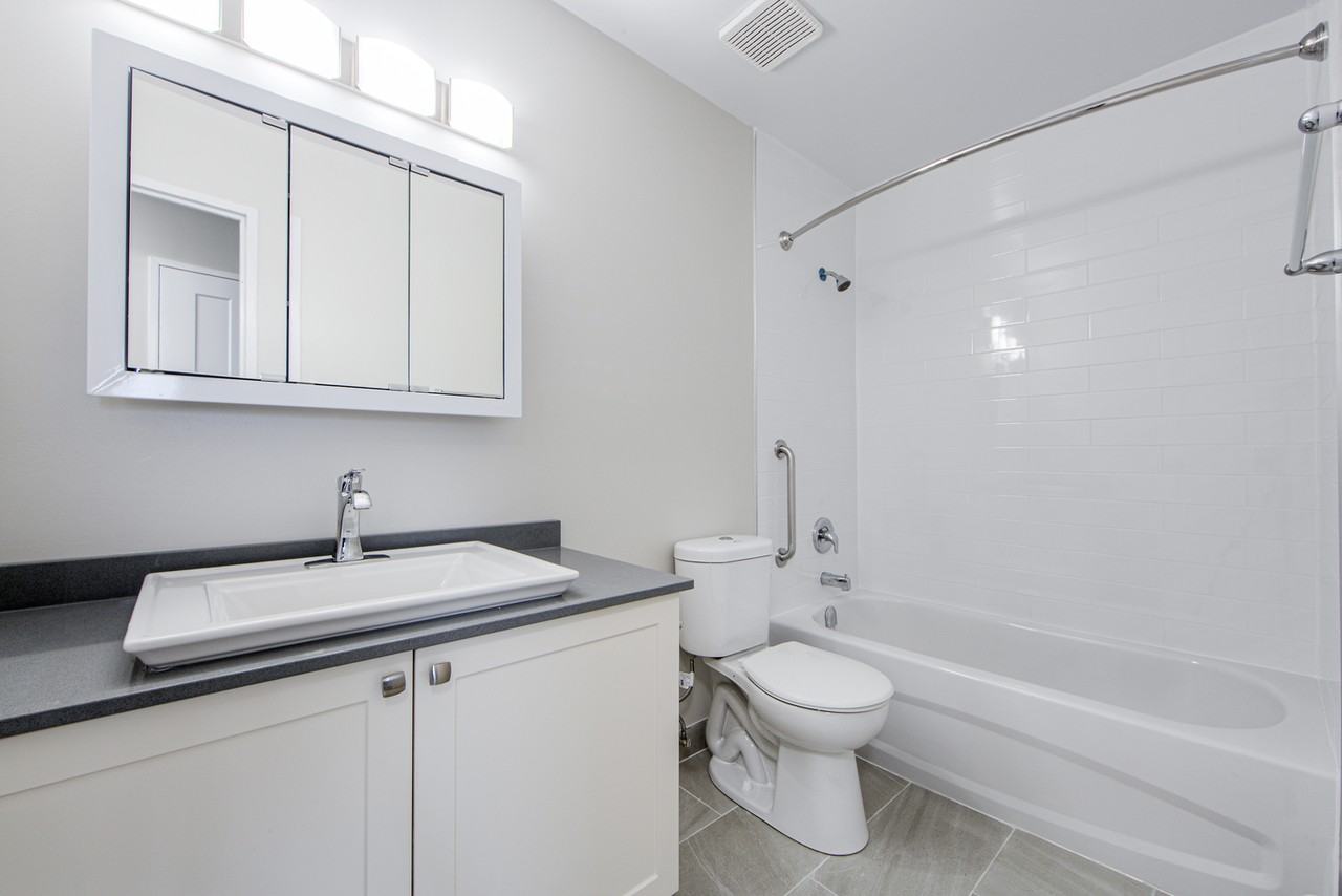 Sandpiper Apartments - Photo 6 of 12